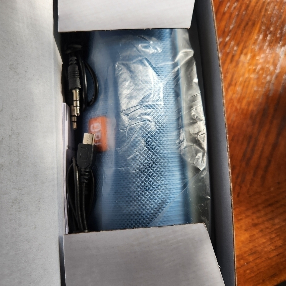 NIB portable speaker - Picture 5 of 7